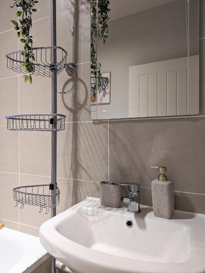 Gorgeous Apartment Wood Green Palmers Green Ngoại thất bức ảnh