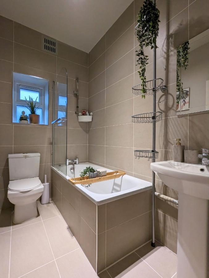 Gorgeous Apartment Wood Green Palmers Green Ngoại thất bức ảnh